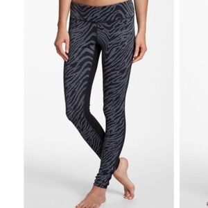 𝅺ZELLA Animal Print Legging Black Zebra Lounge yoga workout pant size medium